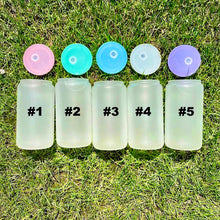 Cargar imagen en el visor de la galería, 16 oz. Frosted Glass Blanks  w/ Color Lid
